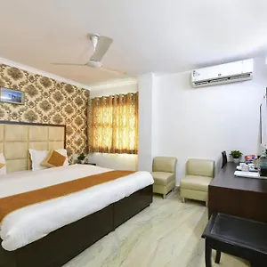 The First By Goyal Hotelie *** Agra (Uttar Pradesh)